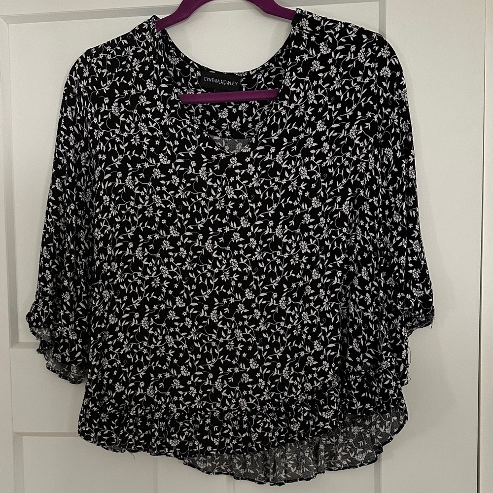 Chaus Black and White Floral Blouse